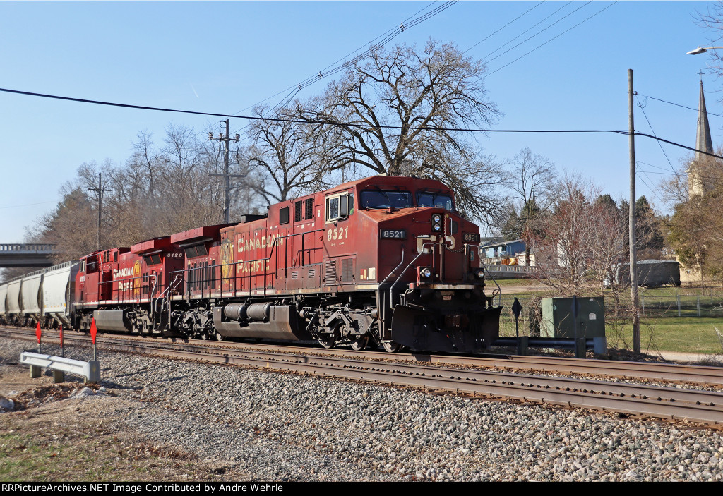 Eastbound sand train with a couple of Beaver GEs